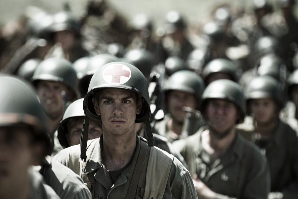 《鋼鐵英雄》改編二戰英雄戴斯蒙杜斯真實事蹟，殘忍戰爭帶出動人故事超催淚